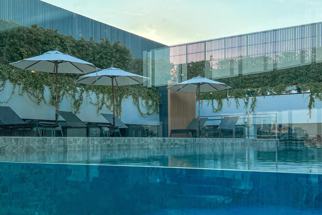 Amanta Hotel & Residence Sathorn Bangkok Esterno foto